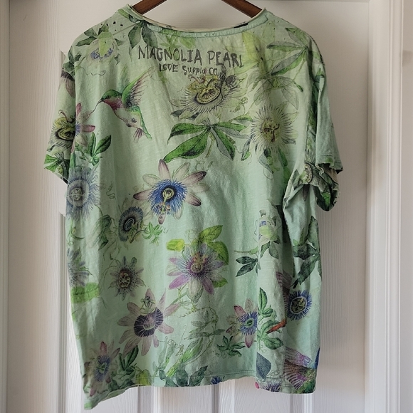 Magnolia Pearl Tee in Big Sky - Picture 6 of 6